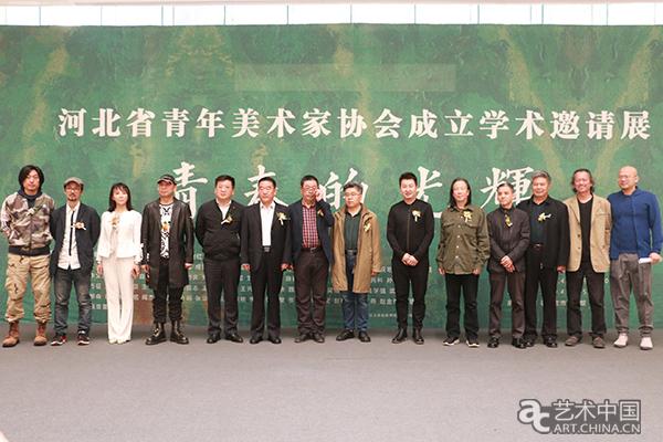 河北青美协成立举办首届学术邀请展 石家庄市美术馆展现“青春的光辉”