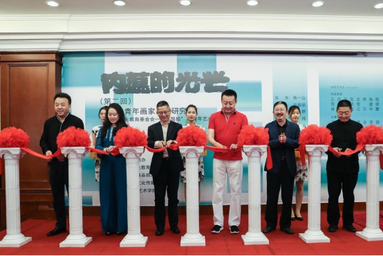 内蕴的光芒”——当代中青年画家系列研究展亮相申城 中青年艺术家培养计划同时启动