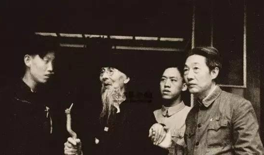 我很幸运由木匠改行去了画画——齐白石自述