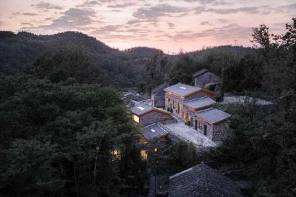 百美村宿•拉毫石屋丨原榀建筑事务所